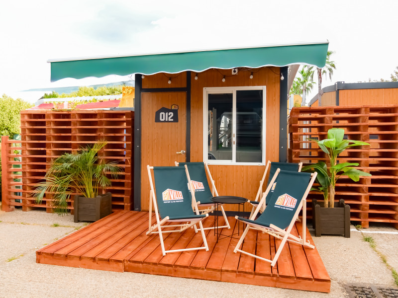 FestVille(4- miestne kontajnery) ()